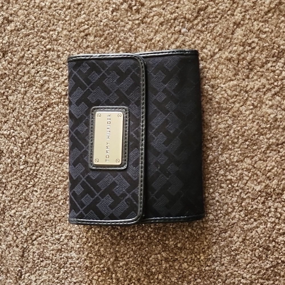 Small Tommy Hilfiger Wallet